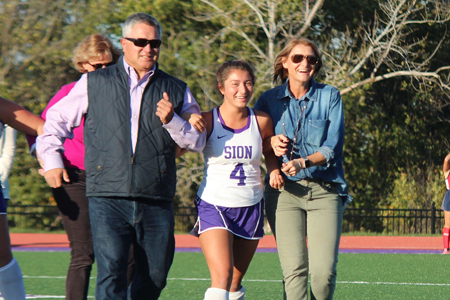 Field Hockey Says Goodbye to Their Seniors