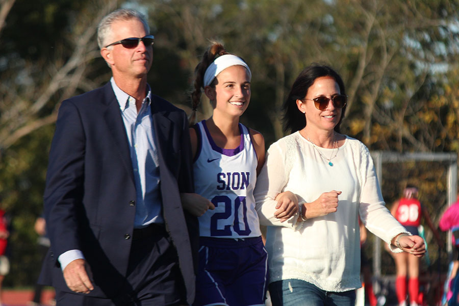 Field Hockey Says Goodbye to Their Seniors