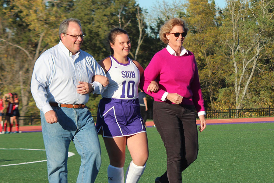 Field Hockey Says Goodbye to Their Seniors