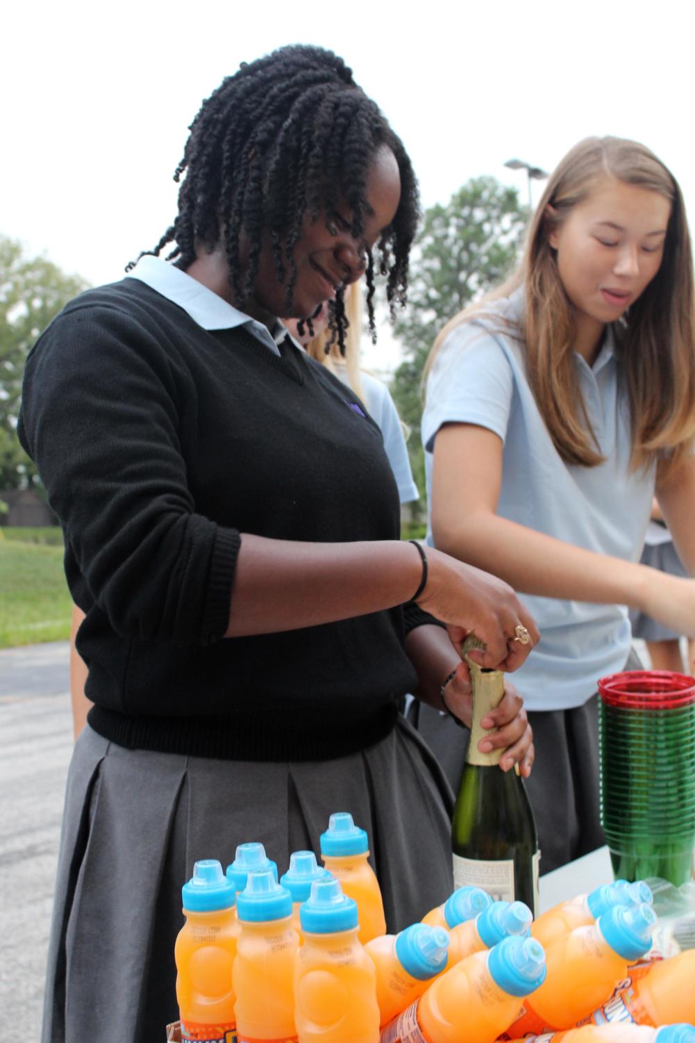 Seniors Celebrate at Annual Senior Tailgate