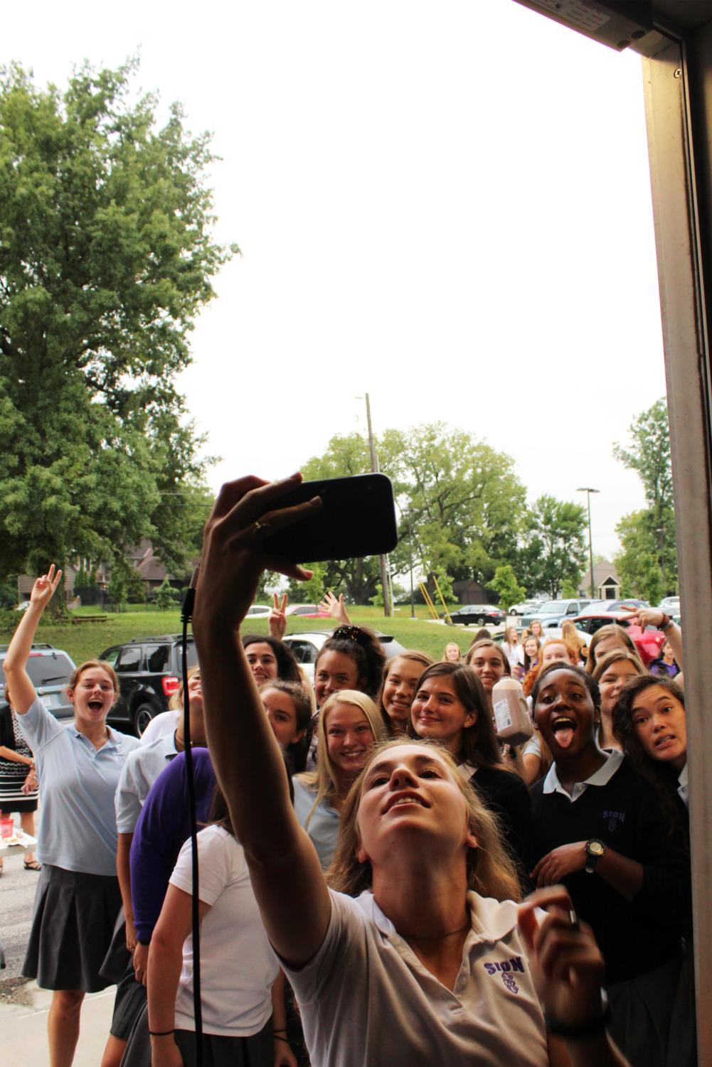 Seniors Celebrate at Annual Senior Tailgate