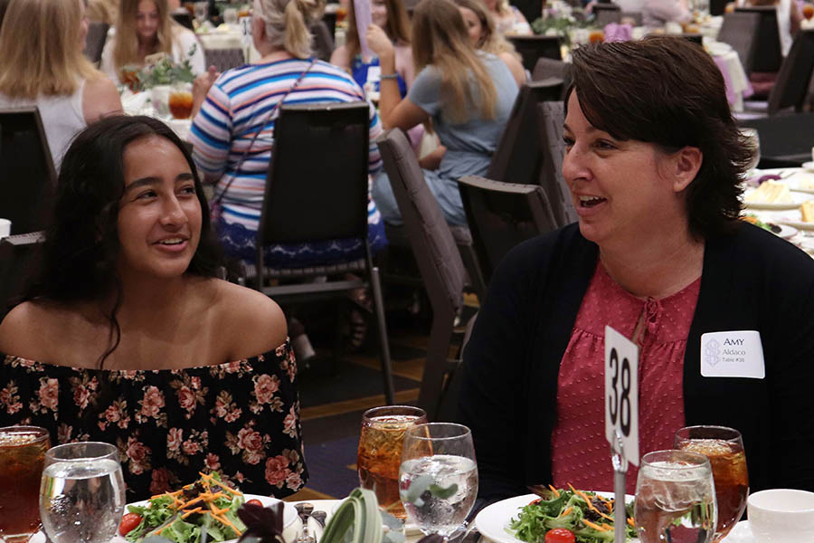 Students and Mothers Gather for Luncheon