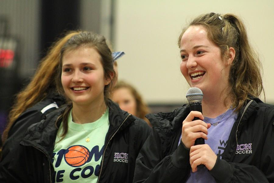 Juniors Zoé Trouvé and Angela Neunuebel share memories of Sion soccer with the crowd.