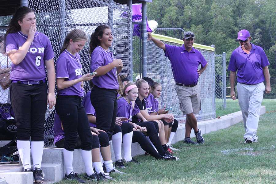 Softball Says Farewell to Their Seniors