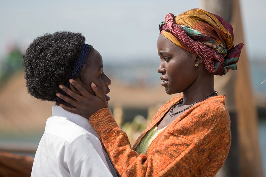 Piona Mutesi (Madina Nalwanga) is encouraged to stay humble and grateful by her mother, Nakku Harriet (Lupita Nyong’o).