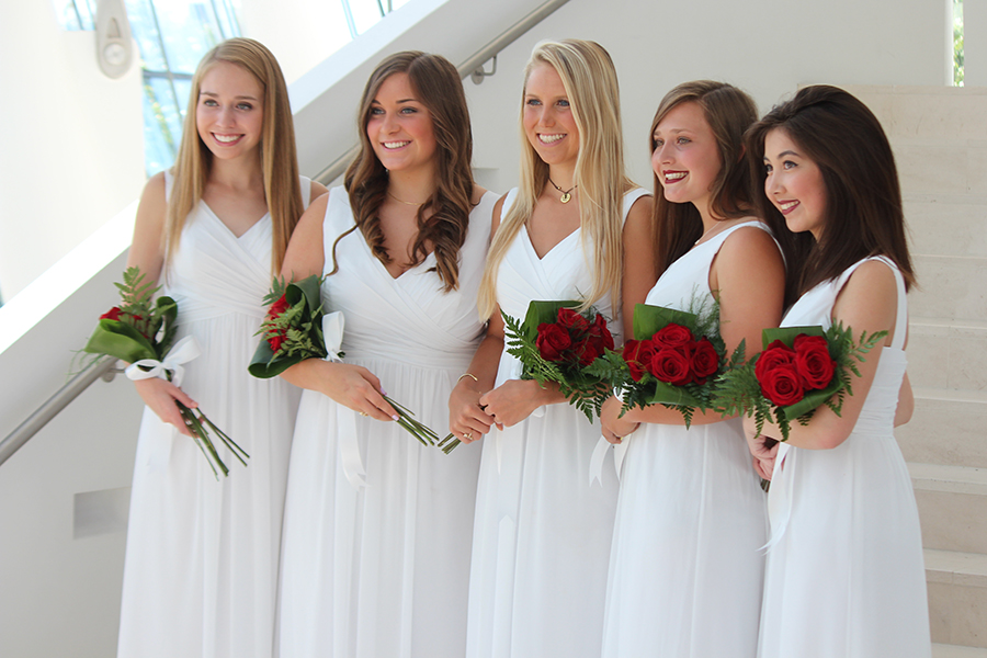 Seniors Elsa Brundige, Ally Koehler, Margo Gerke, Zoé Trouvé and Maria Arroyo pose for a picture before the ceremony.