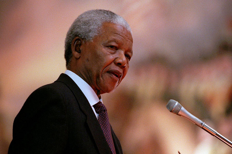 South African President Nelson Mandela speaks in the Rotunda of the US Capitol. 