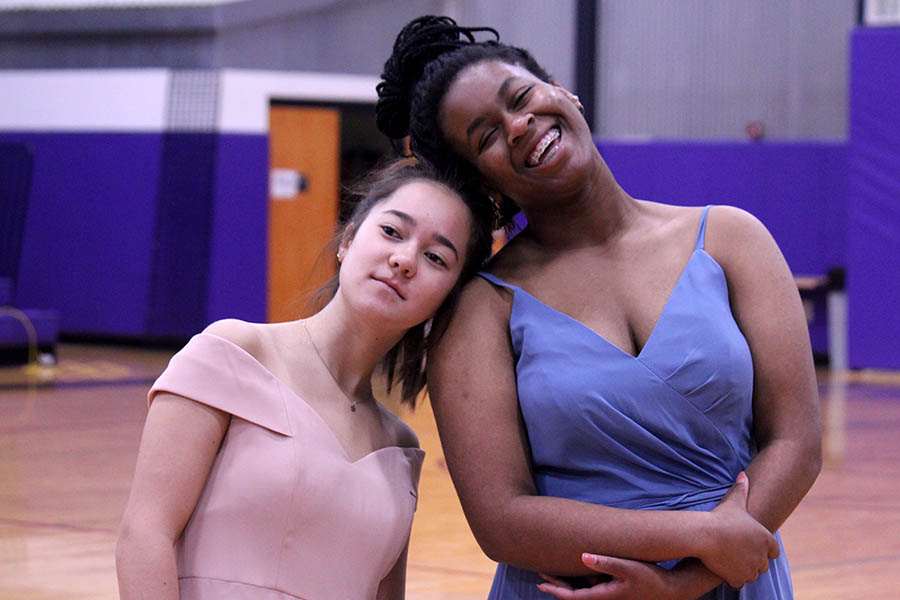 #Throwback: Seniors Try On Graduation Dresses