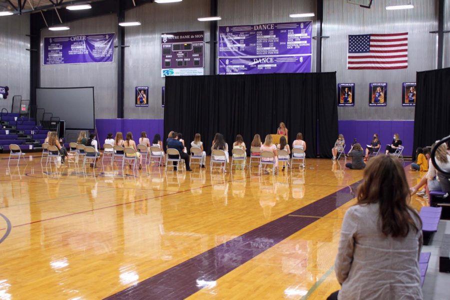 The seniors gathered with family, friends, teachers, and faculty for their annual "Junior Ring Ceremony" almost exactly a year later than the original date, due to the outbreak of COVID-19 last spring. 