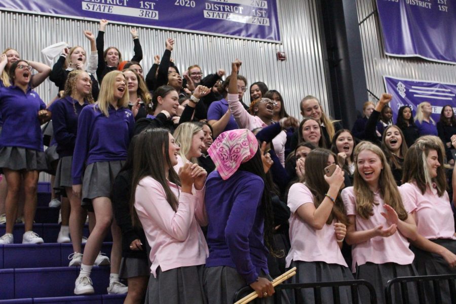 The senior class gets hyped up while practicing cheers 